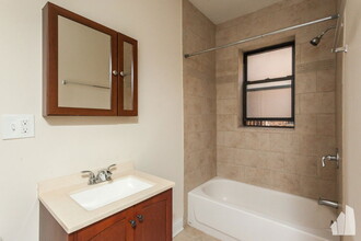 622 W Cornelia Ave in Chicago, IL - Building Photo - Building Photo