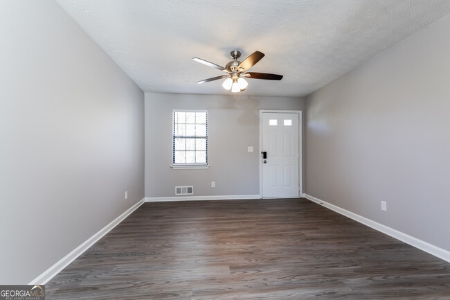 1181 Timbercrest Dr in Lawrenceville, GA - Building Photo - Building Photo
