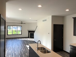 4509 Golf Dr in Windsor, WI - Building Photo - Building Photo