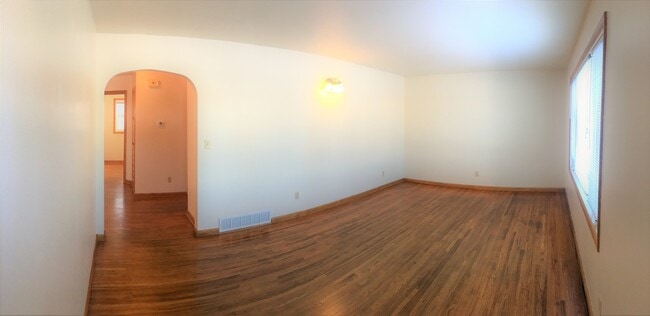 1540-1542 5th St SW in Minot, ND - Building Photo - Building Photo