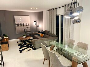 280 SW 20th Rd in Miami, FL - Building Photo - Building Photo