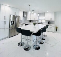 218 SE 3rd Pl in Dania Beach, FL - Building Photo - Building Photo