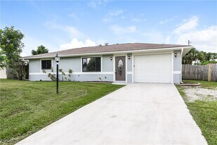 3879 Portair Ave in North Port, FL - Building Photo