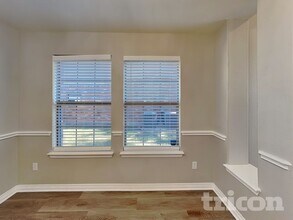 2712 Columbus in Grand Prairie, TX - Foto de edificio - Building Photo