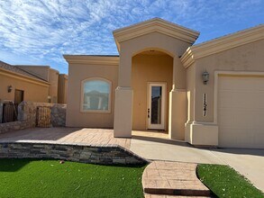11541 Porfirio Payan Dr in El Paso, TX - Building Photo - Building Photo