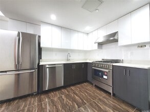 158-15 Union Tpke-Unit -310N in Queens, NY - Building Photo - Building Photo