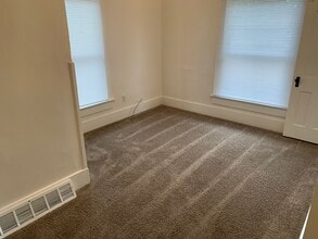 412 E Jefferson St, Unit 412-3 E Jefferson St in Goshen, IN - Building Photo - Building Photo