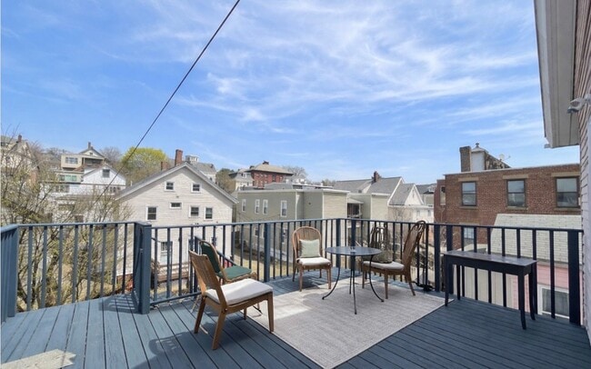 585 Somerville Ave