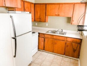 1418 Phoenix Dr in Wichita Falls, TX - Building Photo - Building Photo