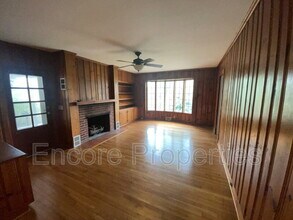 2032 N Main St in Fuquay Varina, NC - Building Photo - Building Photo