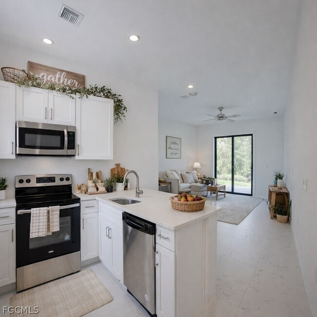 714 W 12th St
