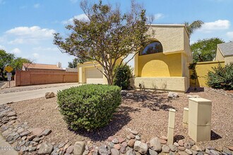 5250 Woodspring Dr in Tucson, AZ - Building Photo - Building Photo
