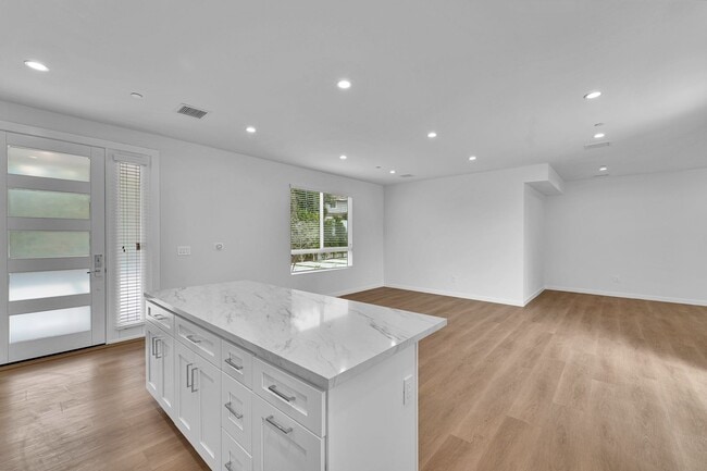 8720 Silver Way