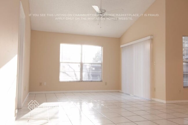 12710 Dunhill Dr, Unit 0221 in Tampa, FL - Building Photo - Building Photo