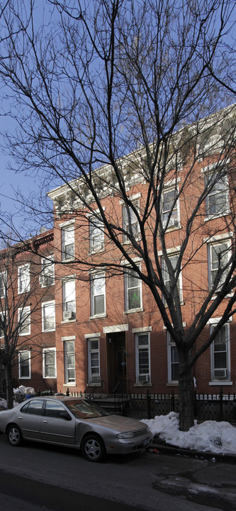 203 Green St in Brooklyn, NY - Foto de edificio