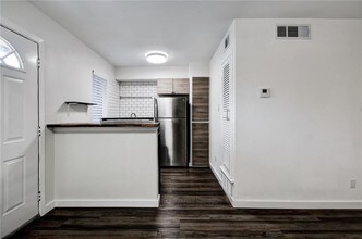 4111 Avenue A-Unit -205 in Austin, TX - Building Photo - Building Photo