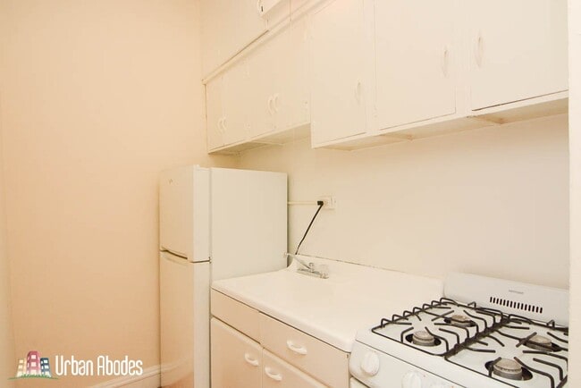 4627 N Paulina St, Unit J04W in Chicago, IL - Building Photo - Building Photo