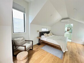 1100 Brass St, Unit 2 in Austin, TX - Building Photo - Building Photo