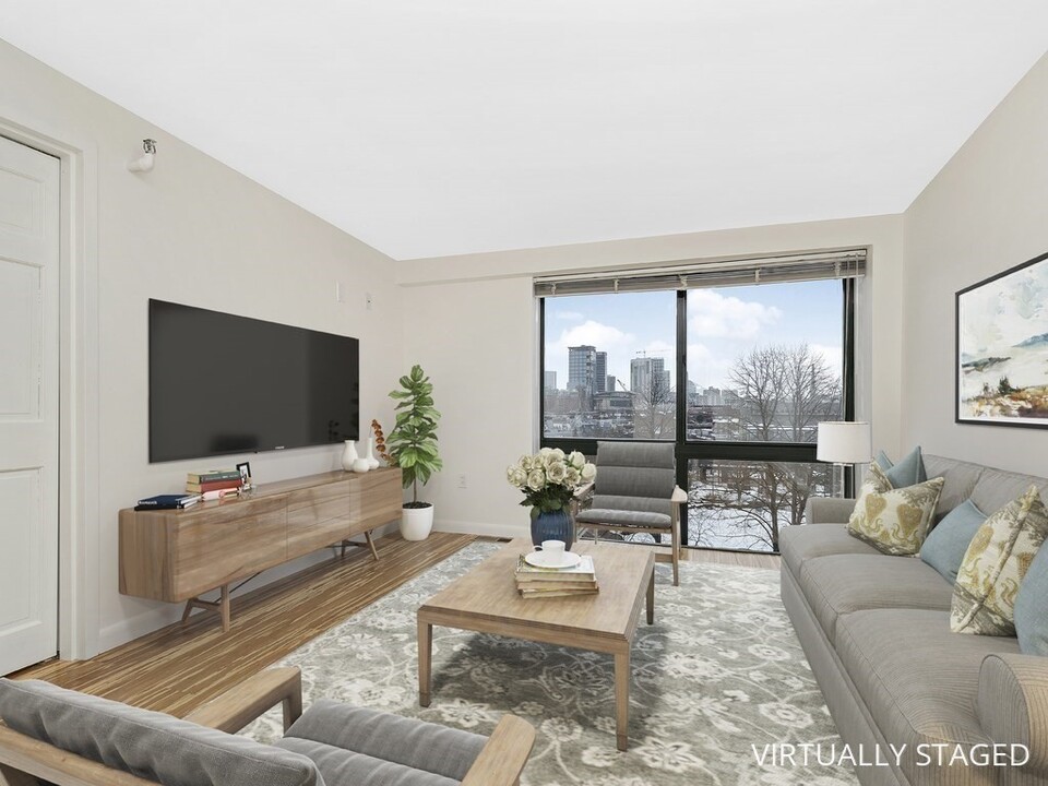48 8th St in Boston, MA - Building Photo