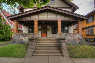 360 Richard Terrace SE in Grand Rapids, MI - Building Photo - Building Photo