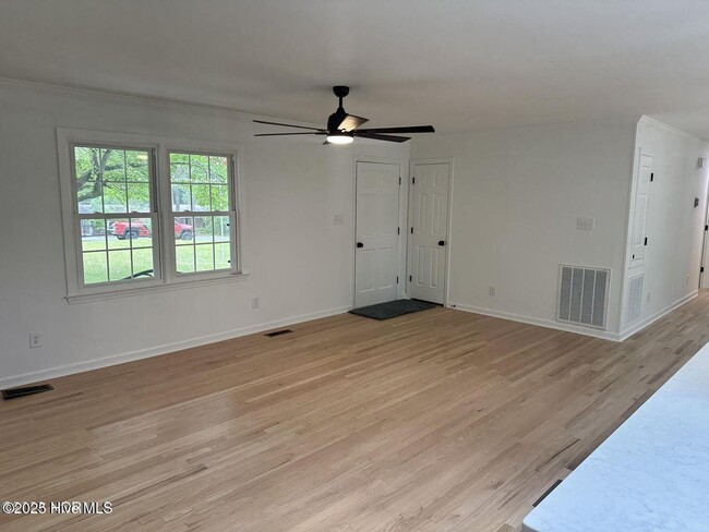 611 E L Ives Dr in Aberdeen, NC - Building Photo - Building Photo