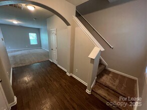 8240 Paw Valley Ln in Charlotte, NC - Building Photo - Building Photo