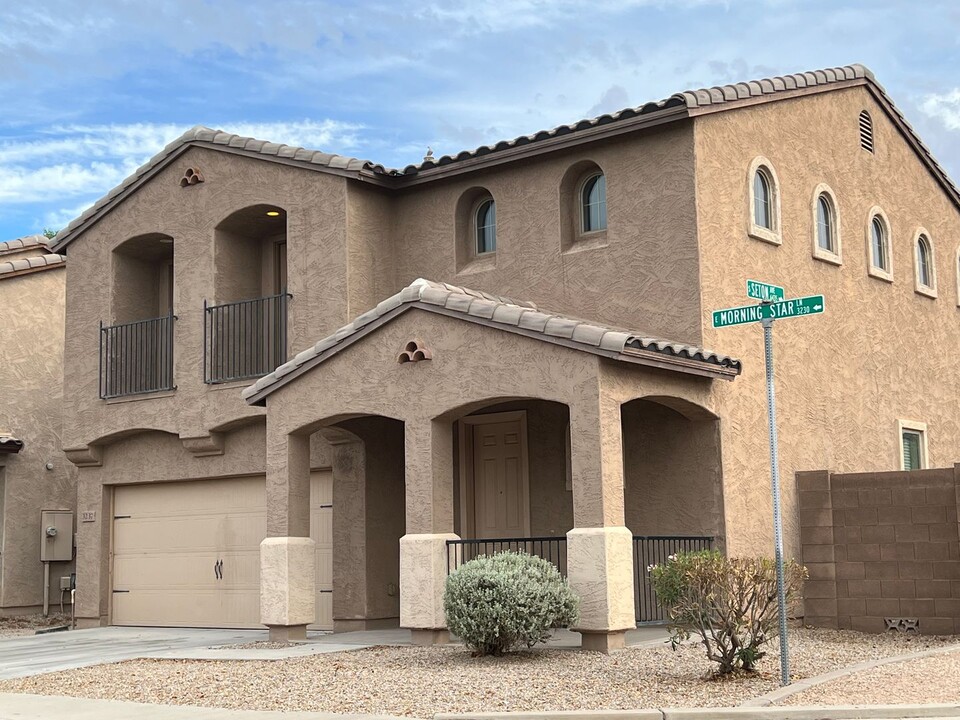 3237 E Morning Star Ln in Gilbert, AZ - Building Photo