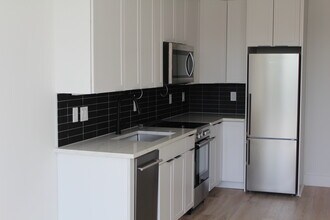 3817 14th St NW, Unit 7 in Washington, DC - Building Photo - Building Photo