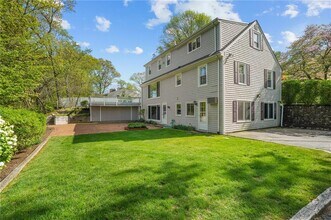 155 Cedar Ave in East Greenwich, RI - Building Photo - Building Photo