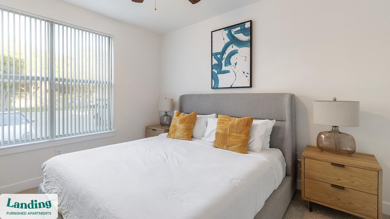 7373 Valley View Ln, Unit 1033 in Dallas, TX - Foto de edificio