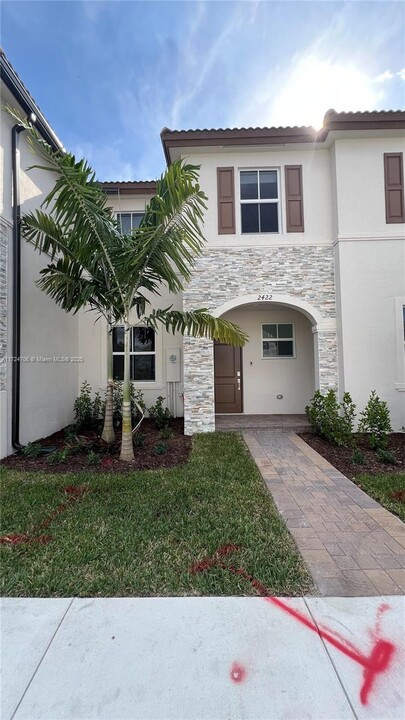 2422 NW 119th St in Miami, FL - Building Photo