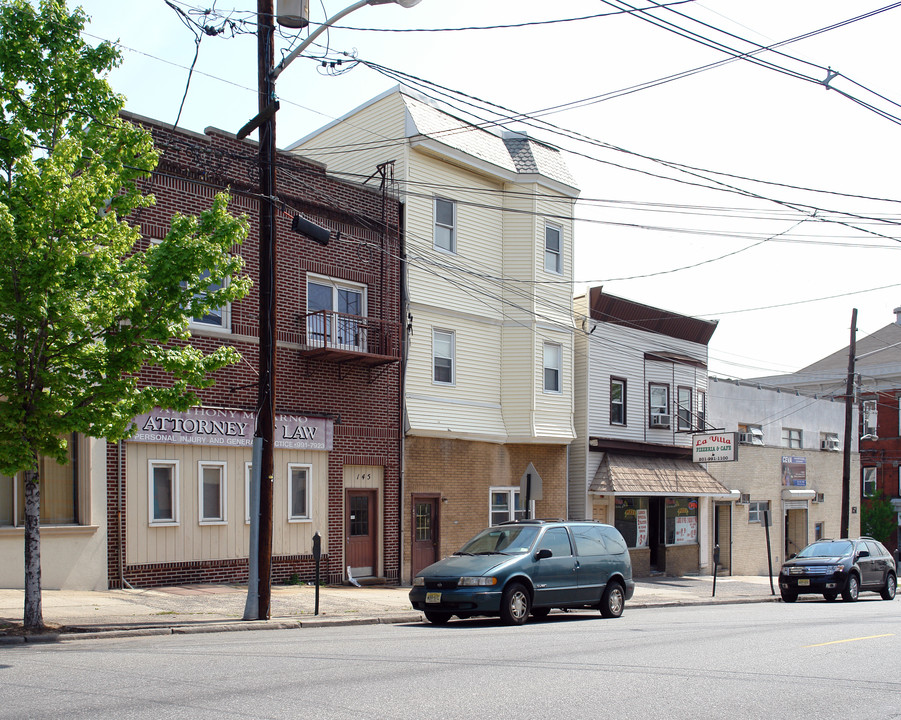 147 Midland Ave in Kearny, NJ - Building Photo