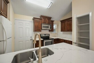 12718 Summer Mill Dr in Houston, TX - Building Photo - Building Photo