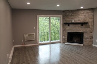 1003 Parkview Dr in Tuxedo, NY - Building Photo - Building Photo