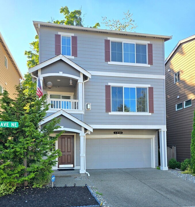 1300 92nd Ave NE in Lake Stevens, WA - Building Photo