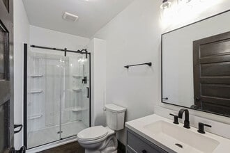 205 Broadway St in Cave City, KY - Building Photo - Building Photo