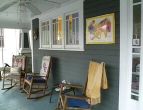 974 N Highland Ave NE, Unit 2 in Atlanta, GA - Foto de edificio - Building Photo