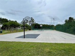 1945 Marsh Hawk Dr in Orlando, FL - Building Photo - Building Photo