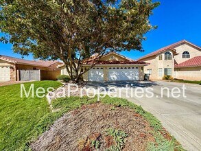 17928 Sunburst Rd in Victorville, CA - Foto de edificio - Building Photo