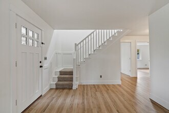 1121 SE 111th Ave in Portland, OR - Building Photo - Building Photo