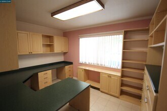 898 Luxury Dr in Concord, CA - Building Photo - Building Photo