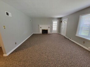 1238 Black Oak Dr in South Bend, IN - Building Photo - Building Photo