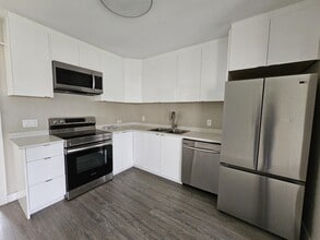 45735 Lewis Ave in Chilliwack, BC - Building Photo - Building Photo
