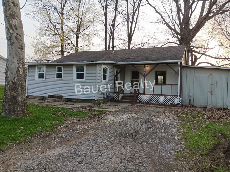 844 Lake Dr in Ashland, OH - Building Photo