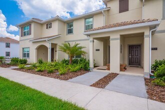 4933 Windermere Ave in Kissimmee, FL - Foto de edificio - Building Photo