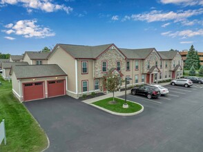 The Glen at Sheridan Meadows in Amherst, NY - Building Photo - Building Photo