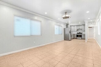 400 W 109th St in Los Angeles, CA - Building Photo - Building Photo