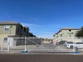 5402 Marcella Ave in Laredo, TX - Building Photo