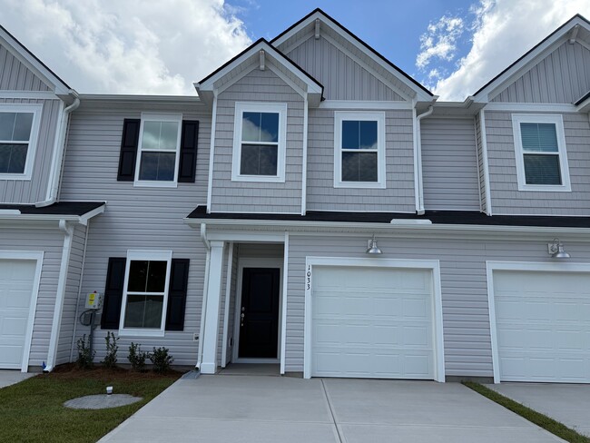 property at 1033 Arborwood Ln SW