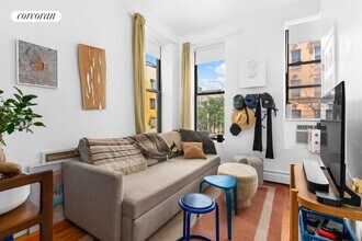 190 Meserole St in Brooklyn, NY - Building Photo - Building Photo